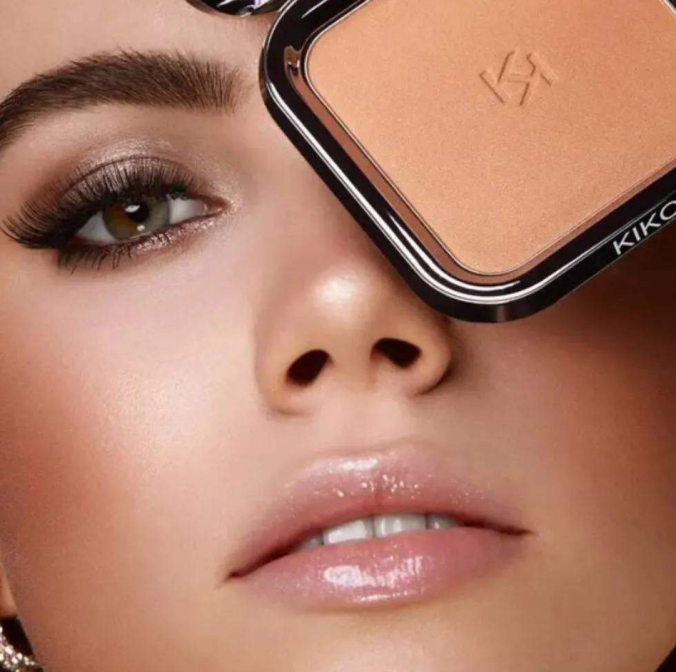 KIKO Milano Radiant Touch Bronzing Powder puder brązujący o świetlistym wykończeniu 101 Luminous Honey 12g