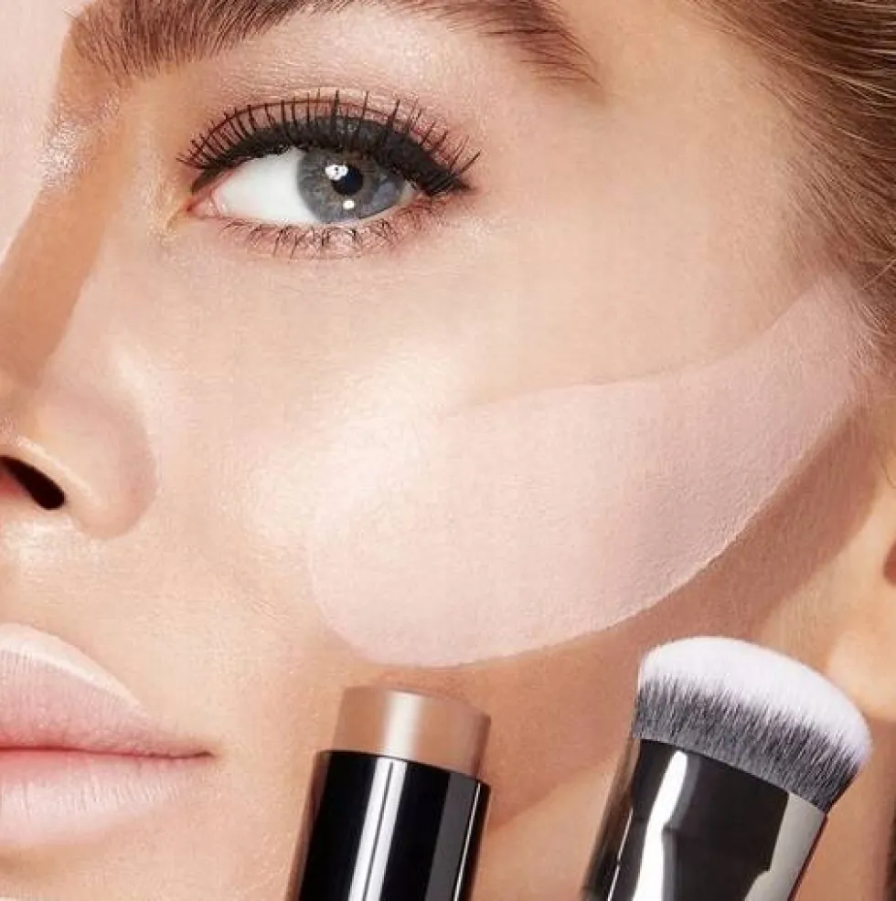 KIKO Milano Sculpting Touch Creamy Stick Contour sztyft do konturowania twarzy 201 Chocolate 10g