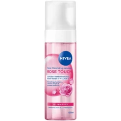 Nivea Rose Touch pianka oczyszczająca do twarzy z organiczną wodą różaną 150ml