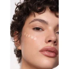 Poppy Head Eyece Cream rozświetlająco-korygujący korektor pod oczy 03 Vanilla Frost