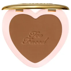 TOO FACED Born This Way Soft Blur utrwalający puder w kompakcie Deep 4.8g